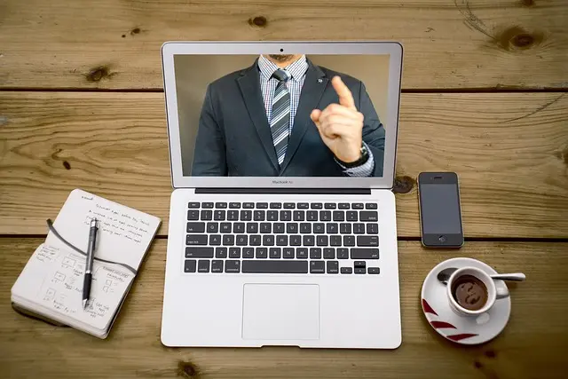 Cómo seleccionar la plataforma de e-learning adecuada para tu negocio