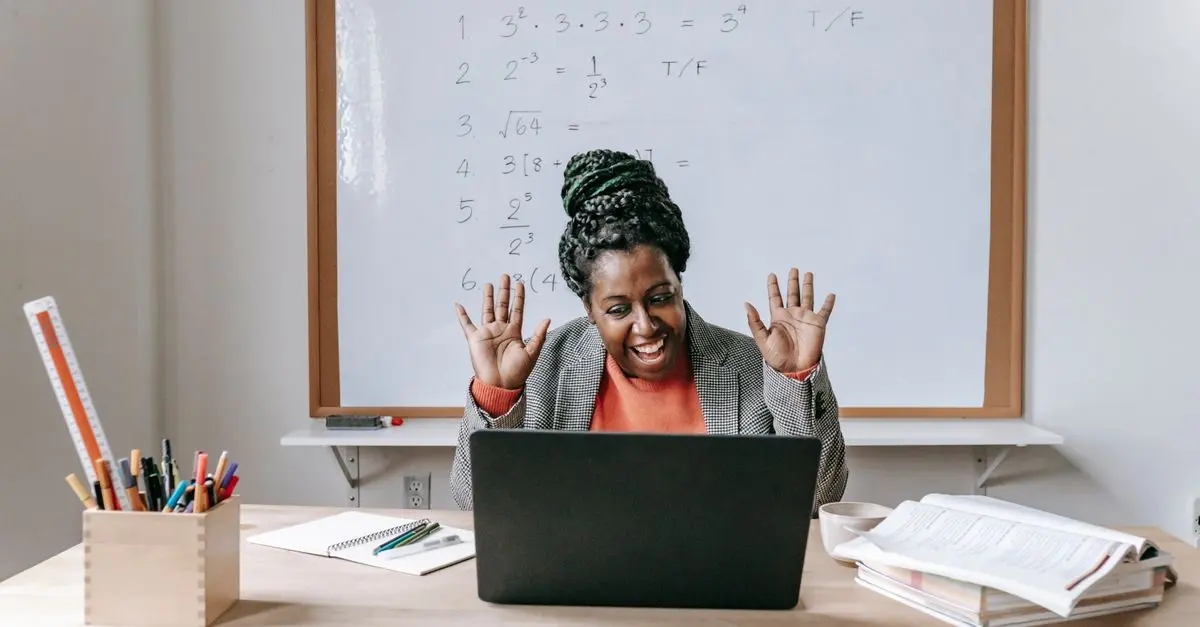 Cómo la inteligencia artificial está redefiniendo la educación virtual