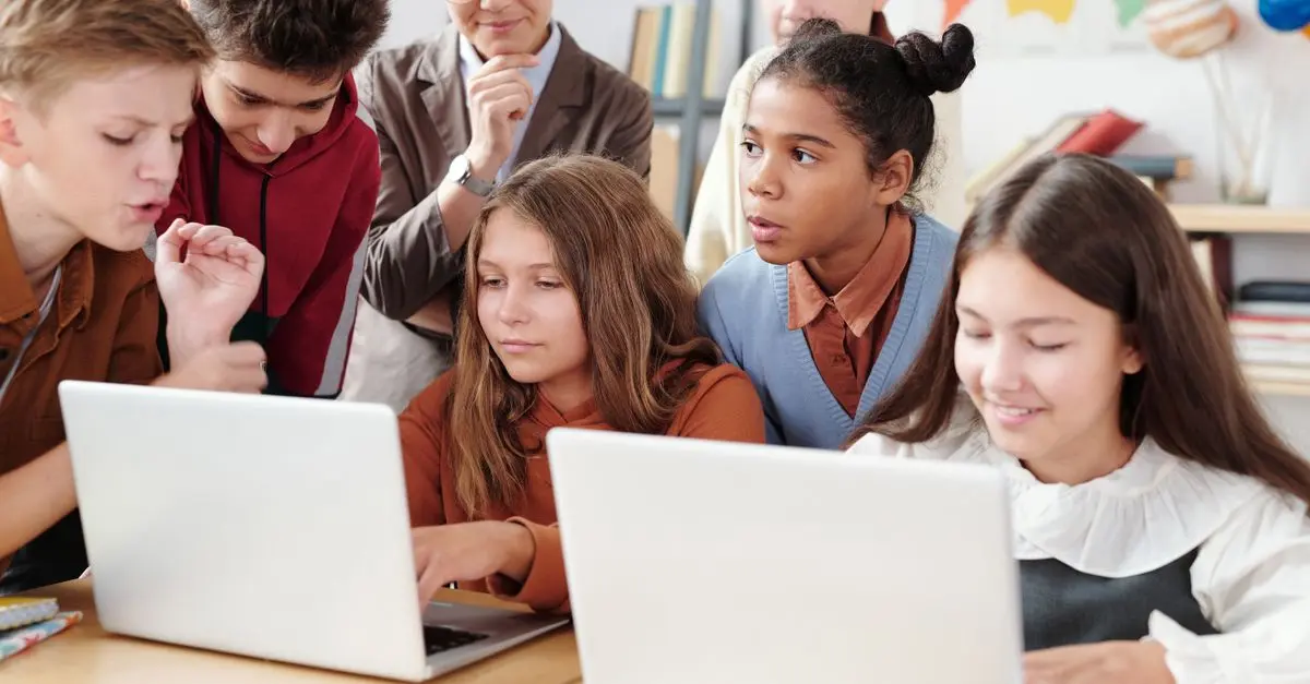 Cómo elegir la plataforma de e-learning perfecta para tu negocio