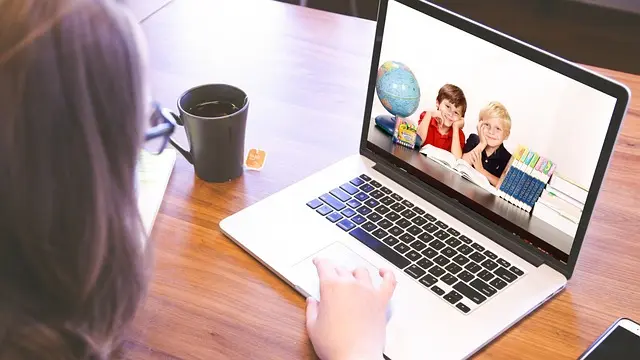 Cómo seleccionar la plataforma de e-learning perfecta para tu negocio