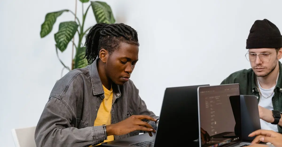 Cómo seleccionar la plataforma de e-learning adecuada para tu negocio