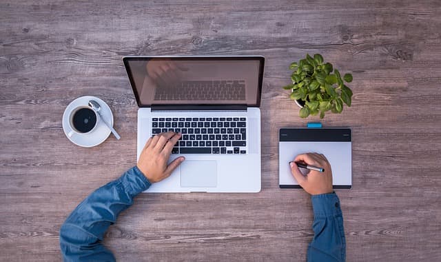 Cómo seleccionar la plataforma de e-learning adecuada para tu negocio