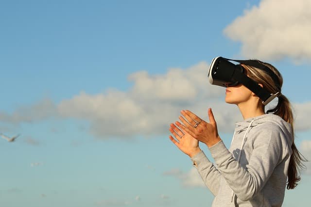 Cómo integrar la realidad aumentada en la educación virtual